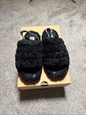 Uggs Black Fuzzy Slide Sandals - Brand Unspecified